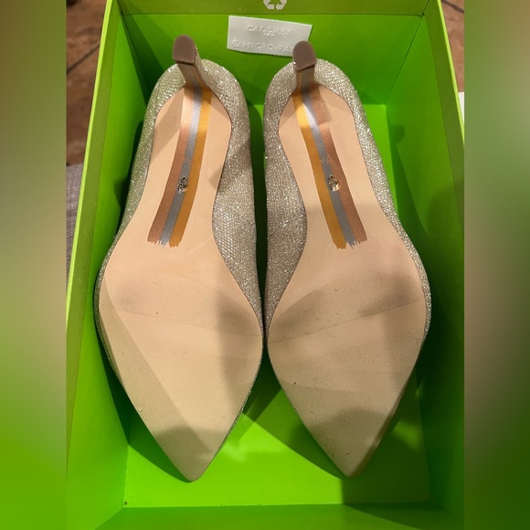 Sam Edelman 
Hazel pointed toe pump in Gold Mesh 
Size 7 1/2 - Picture 6 of 14